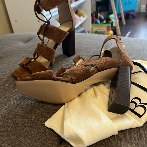 ALMERIA SUEDE SANDAL // Sz 8 // BNWOT - Picture 3 of 4